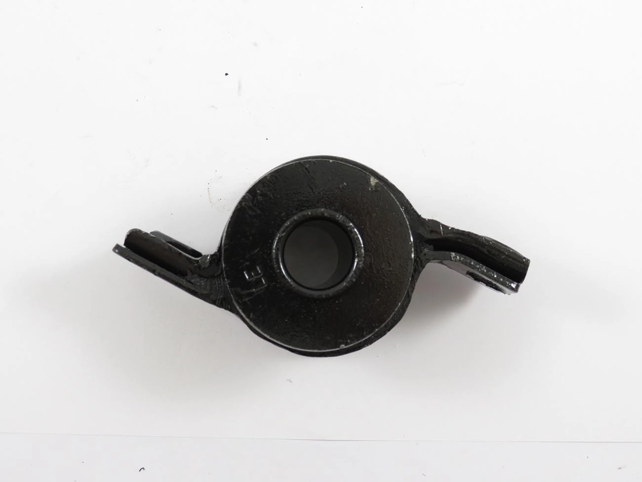 BUCHA TRASEIRA ESQUERDA DA BANDEJA DIANTEIRA FIAT TIPO/TEMPRA SW/MAREA/BRAVA - FURO 20,9MM