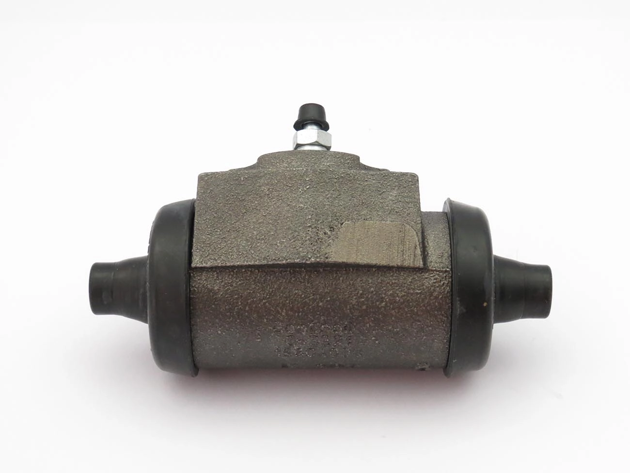 CILINDRO RODA FREIO DIANTEIRO LADO DIREITO SUPERIOR DIANTEIRA DIREITA GM A/C/D-60/80/11000/19000 VW 11.130 82/85 1-3/8