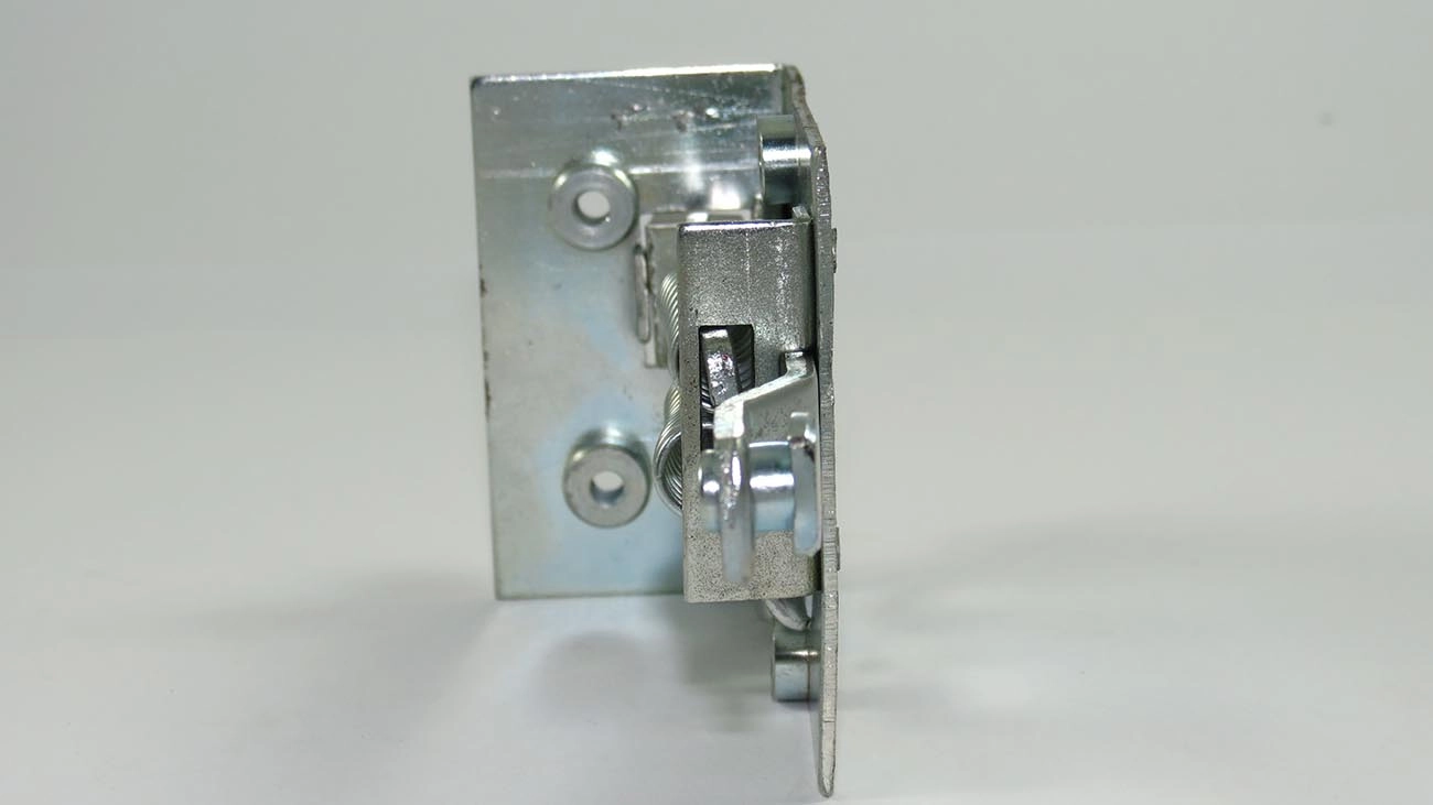 FECHADURA PORTA TOYOTA BANDEIRANTE /84 - DIREITA