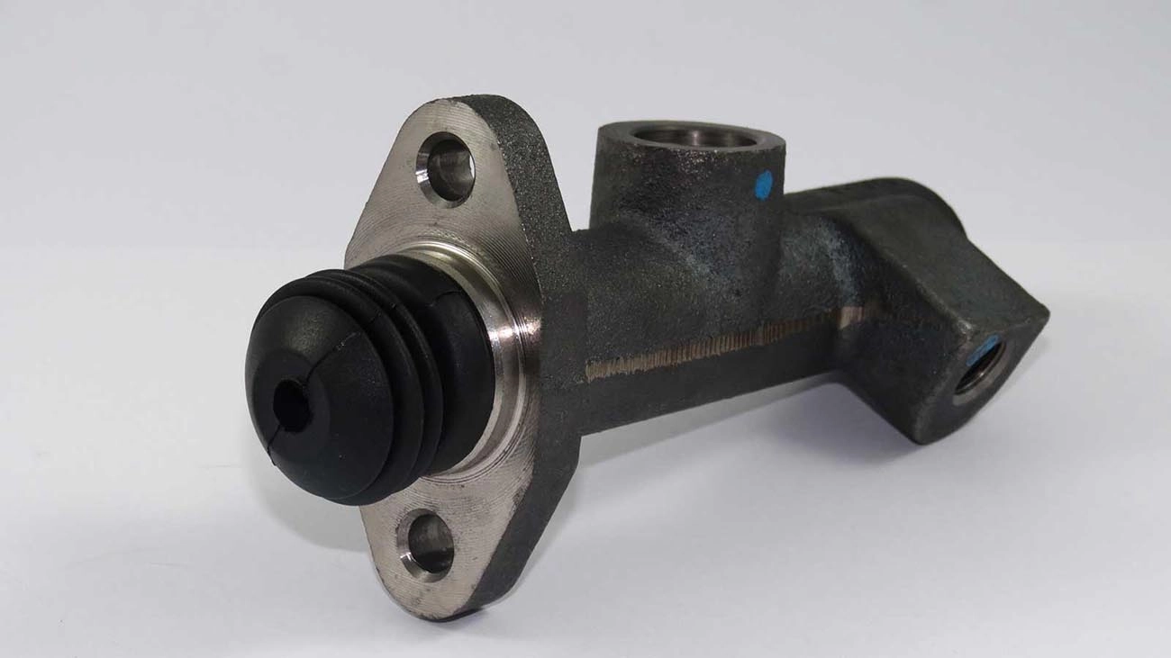 CILINDRO MESTRE EMBREAGEM 22,22MM AGRALE 7000/9000/MA 8.0 VW 7.100/8.100/8.140 /00 12.140H 89/98 14.150