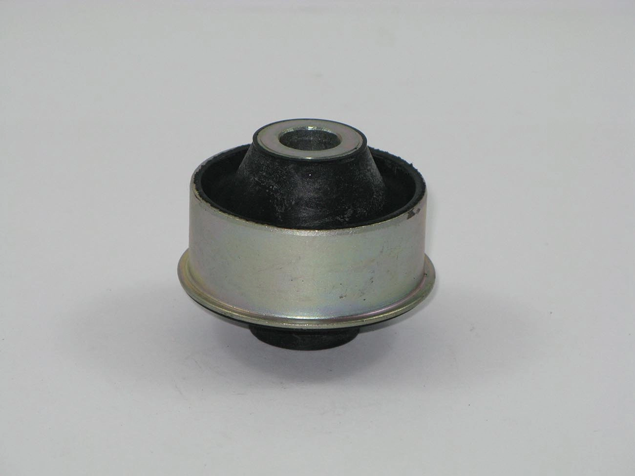 BUCHA TRASEIRA BANDEJA DIANTEIRA CITROEN C4/PICASSO 06/ - PEUGEOT 206/207/307/308