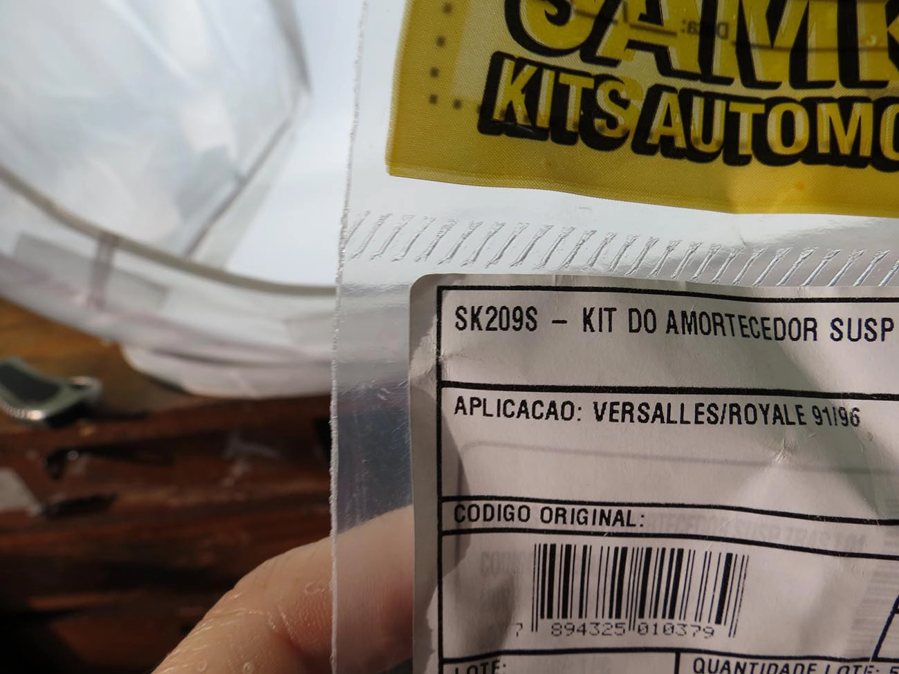 KIT AMORTECEDOR TRASEIRO BATENTE COIFA VW SANTANA/QUANTUM
