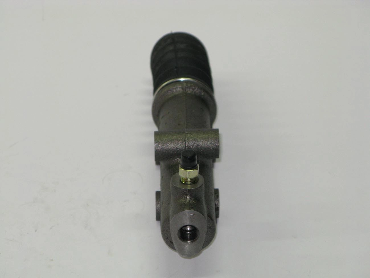 CILINDRO AUXILIAR EMBREAGEM VW 7.100/8.100/8.140 /00 - 12.140H 89/98 - 14.150 - FORD CARGO - AGRALE