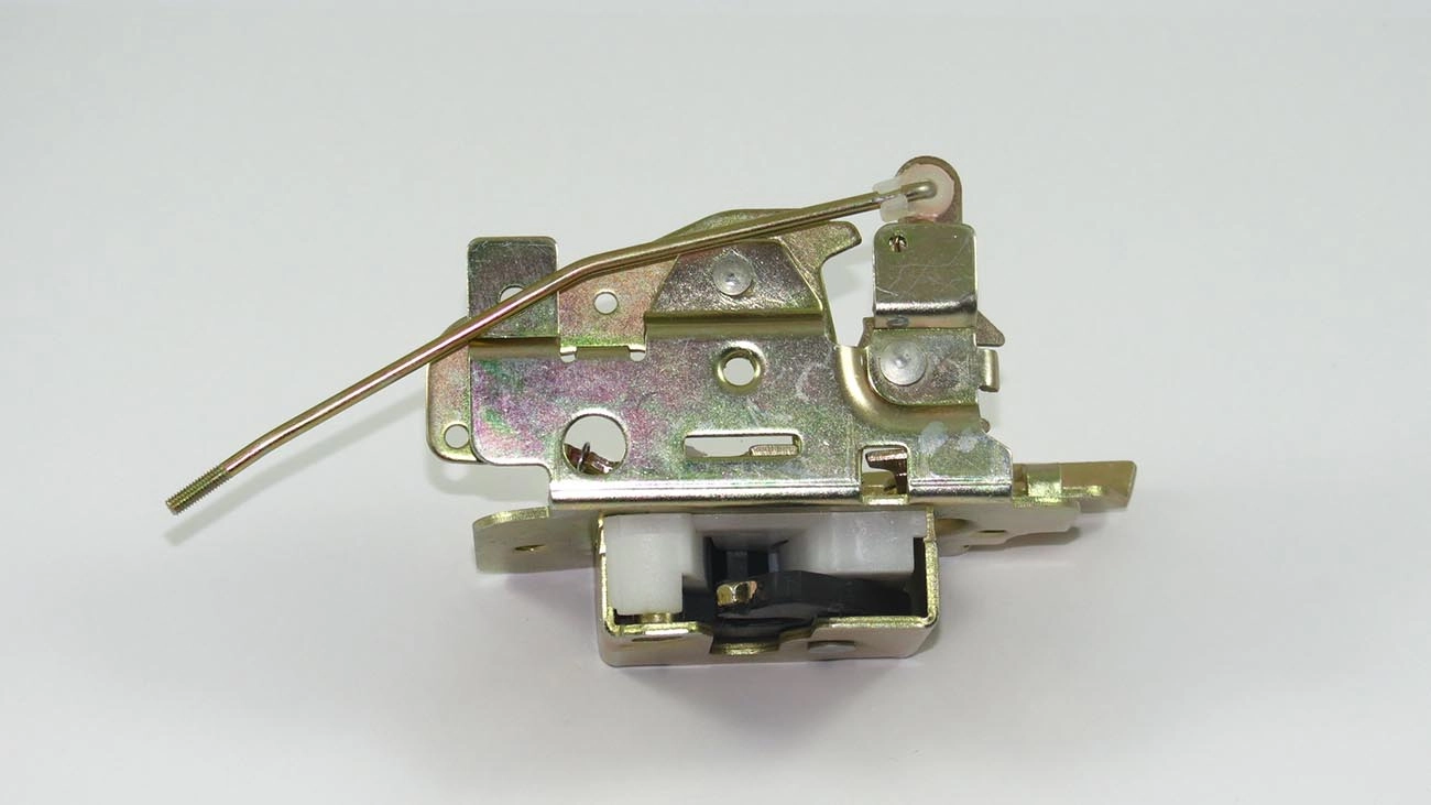 FECHADURA PORTA VW PASSAT TODOS 73/88 - DIREITA