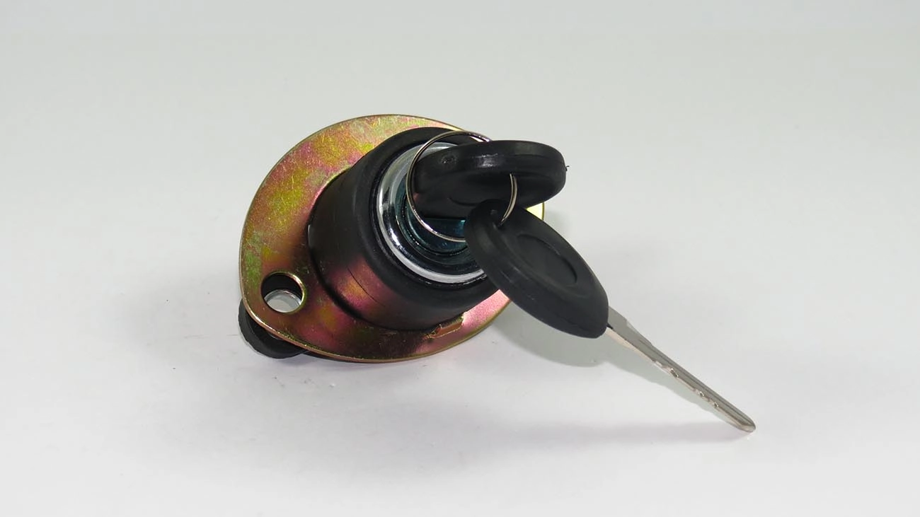 FECHADURA PORTA MALAS VW SANTANA 91/ - BOTAO PORTA MALAS C/CHAVE - MECANICO