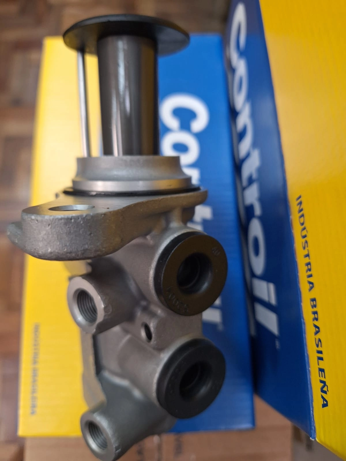 CILINDRO MESTRE FREIO COM ABS DUAS SAÍDAS VW GOL/VOYAGE/SAVEIRO 1.0/1.6 12/22  - 22,22MM SISTEMA TRW