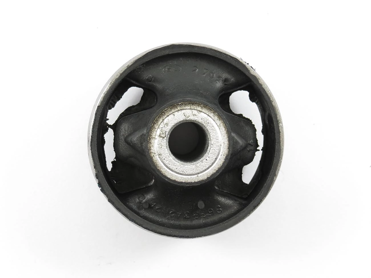 BUCHA TRASEIRA BANDEJA DIANTEIRA FORD FIESTA 96/ - EXCETO NOVO FIESTA