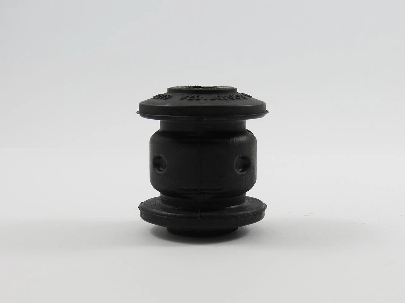 BUCHA DIANTEIRA BANDEJA SUSPENSÃO VW JETTA/PASSAT 06/ GOLF 14/ FUSCA 13/ AUDI A3 08/ TIGUAN