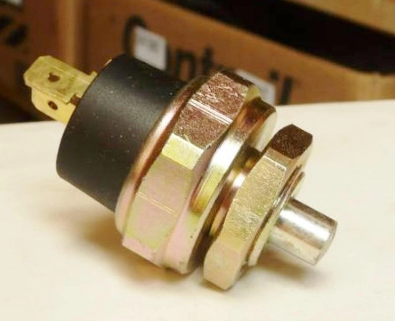 INTERRUPTOR DE FREIO - FORD CARGO