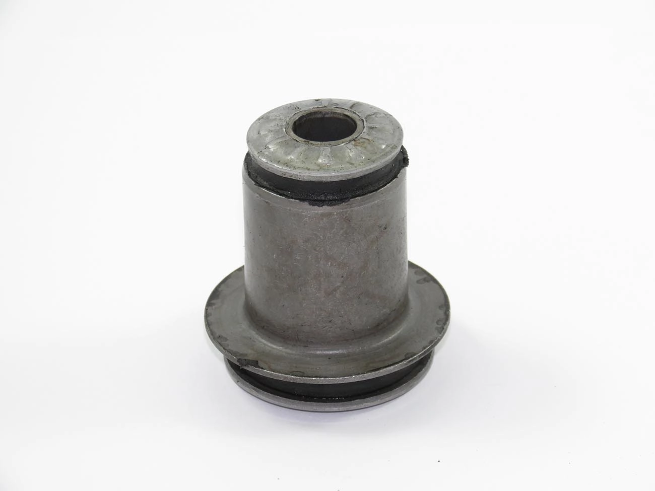 BUCHA BANDEJA SUPERIOR GM BLAZER 1996/2001 - S-10 1995/2011 - SUSPENSÃO DIANTEIRA