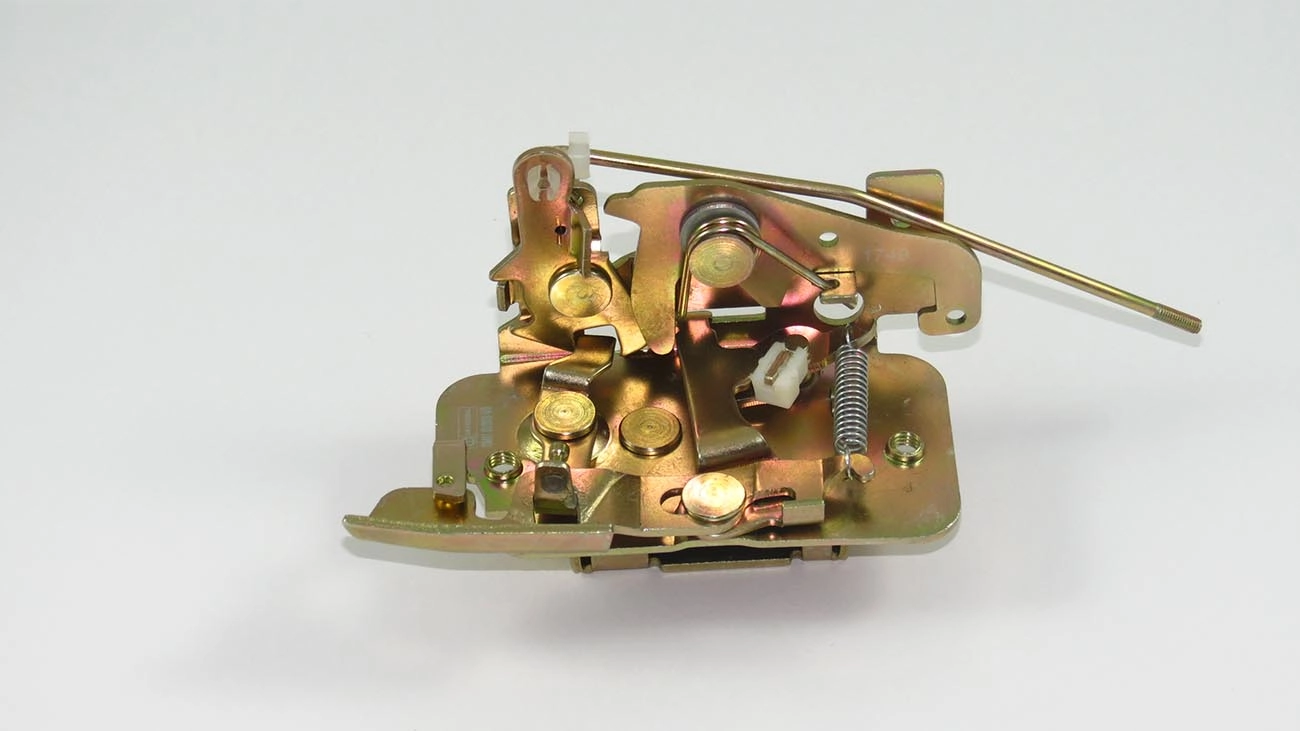 FECHADURA PORTA VW PASSAT TODOS 73/88 - DIREITA