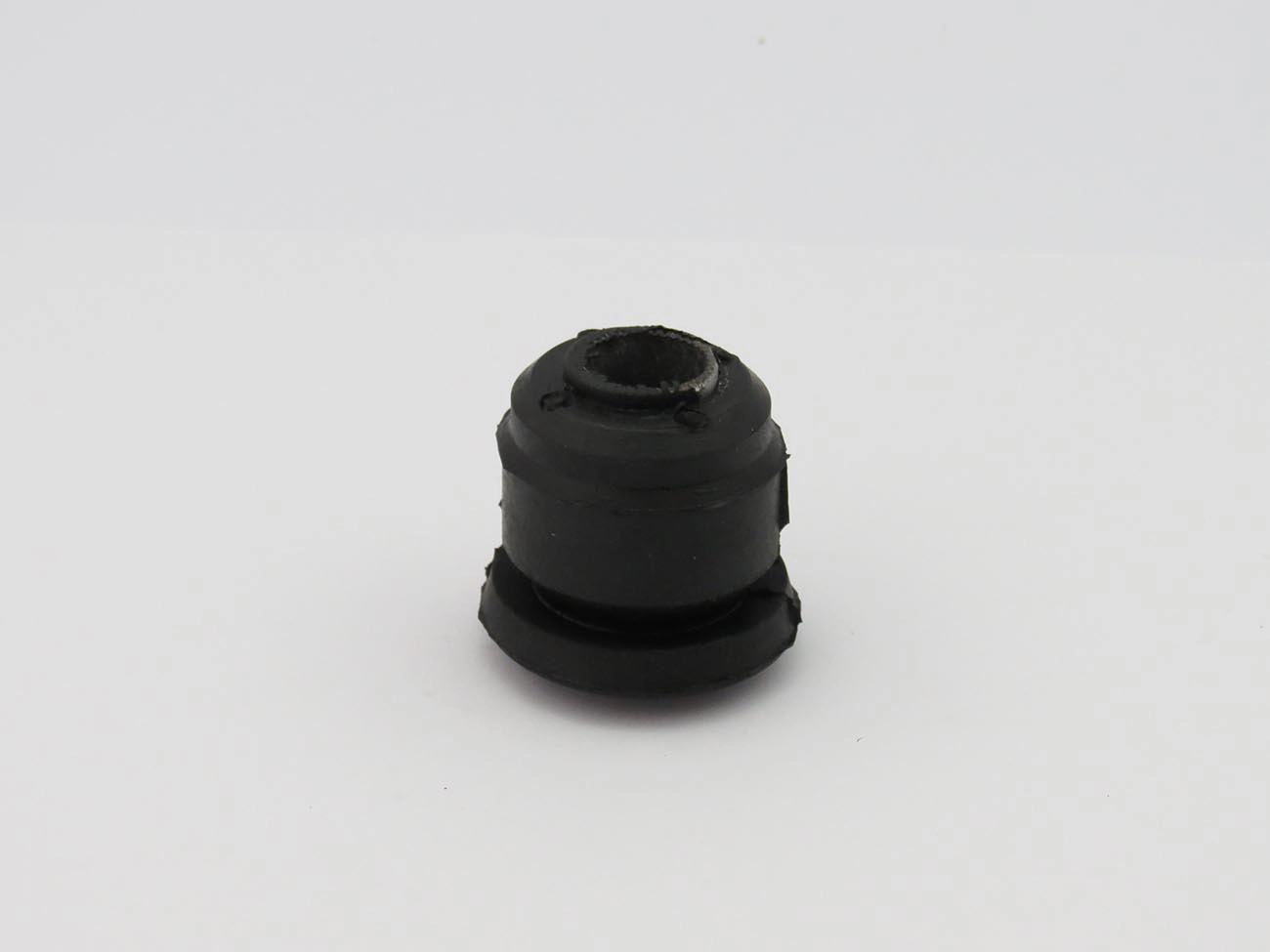 BUCHA DA BANDEJA SUPERIOR MITSUBISHI L-200 92/2002 - 4X4 - SUSPENSAO DIANTEIRA