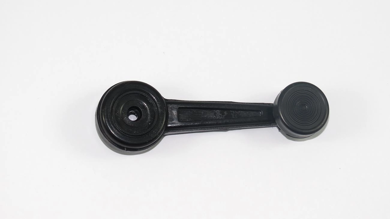 MANIVELA VIDRO FORD CORCEL/BELINA/DEL REY/PAMPA/F-100/1000/4000 - PRETA PLASTICO