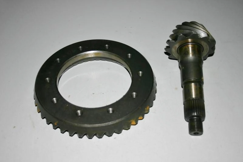 COROA E PINHAO 13X41 FORD F-1000 - GM A/C/D-10 13X41 - DANA 405/BRASEIXOS 405