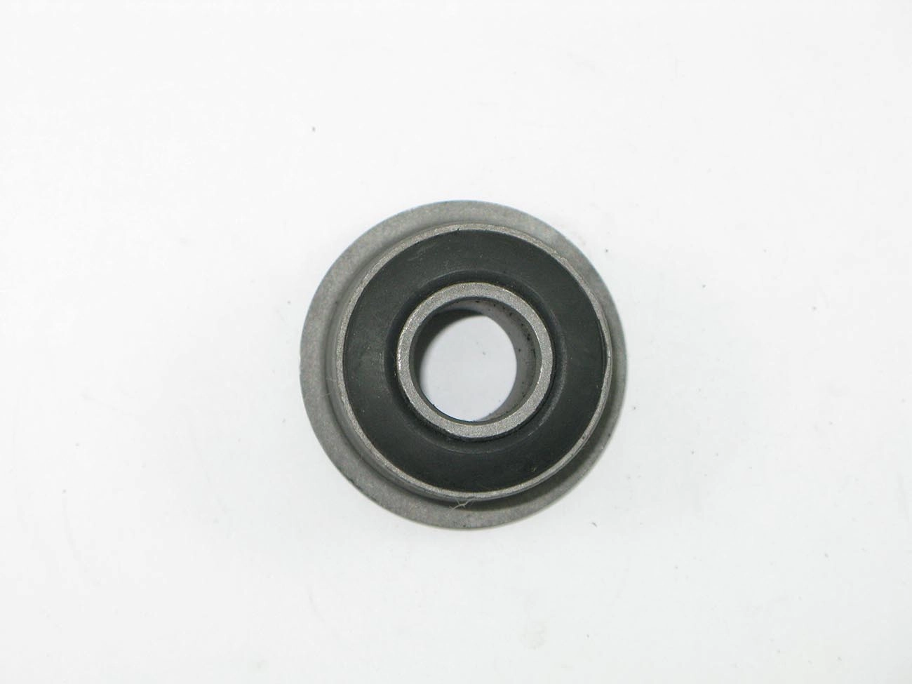BUCHA DIANTEIRA BANDEJA SUPERIOR SUSPENSÃO TOYOTA HILUX 4X4 SR5 99/04