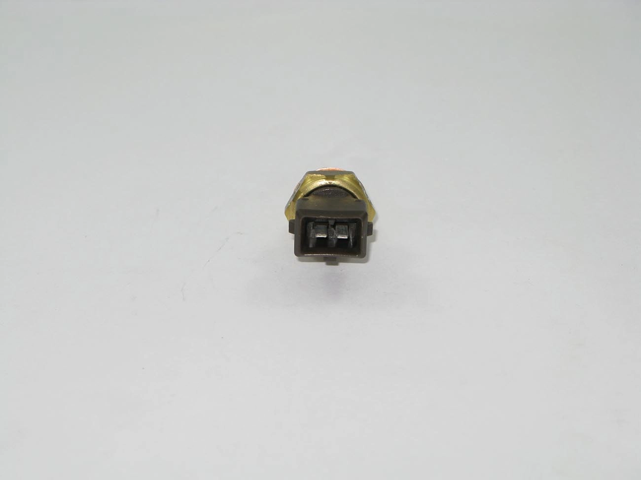 PLUG ELETRÔNICO/SENSOR ÁGUA GM NOVO CORSA/MERIVA/MONTANA 1.8 8V - 02/ - FIAT 1.8 MOTOR GM MARROM
