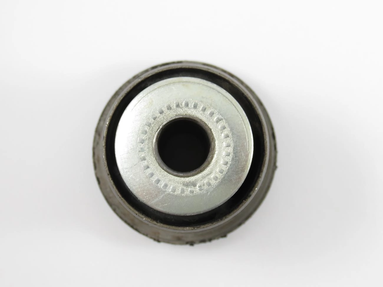 BUCHA BANDEJA INFERIOR TOYOTA HILUX/SW4 2016/ - SUSPENSÃO DIANTEIRA BUCHA MAIOR