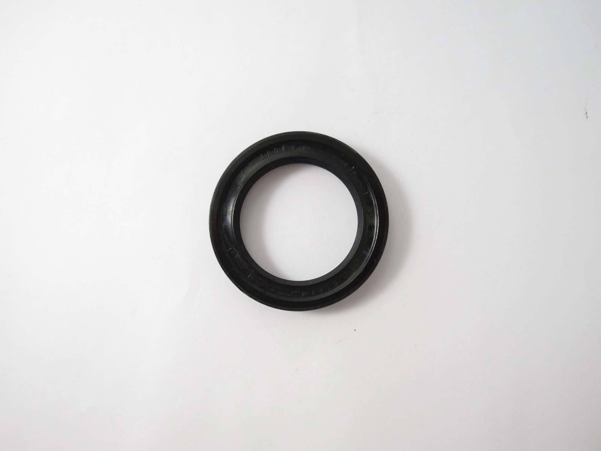 RETENTOR MOTOR DIANTEIRO VW 1300/1500/1600 A AR TODOS ADAPTACAO P/POLIA