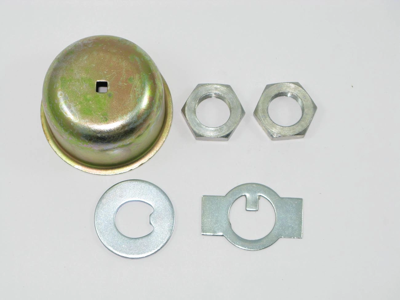 KIT CALOTA RODA DIANTEIRA ESQUERDA COM FURO VW KOMBI 82/ ESQUERDO