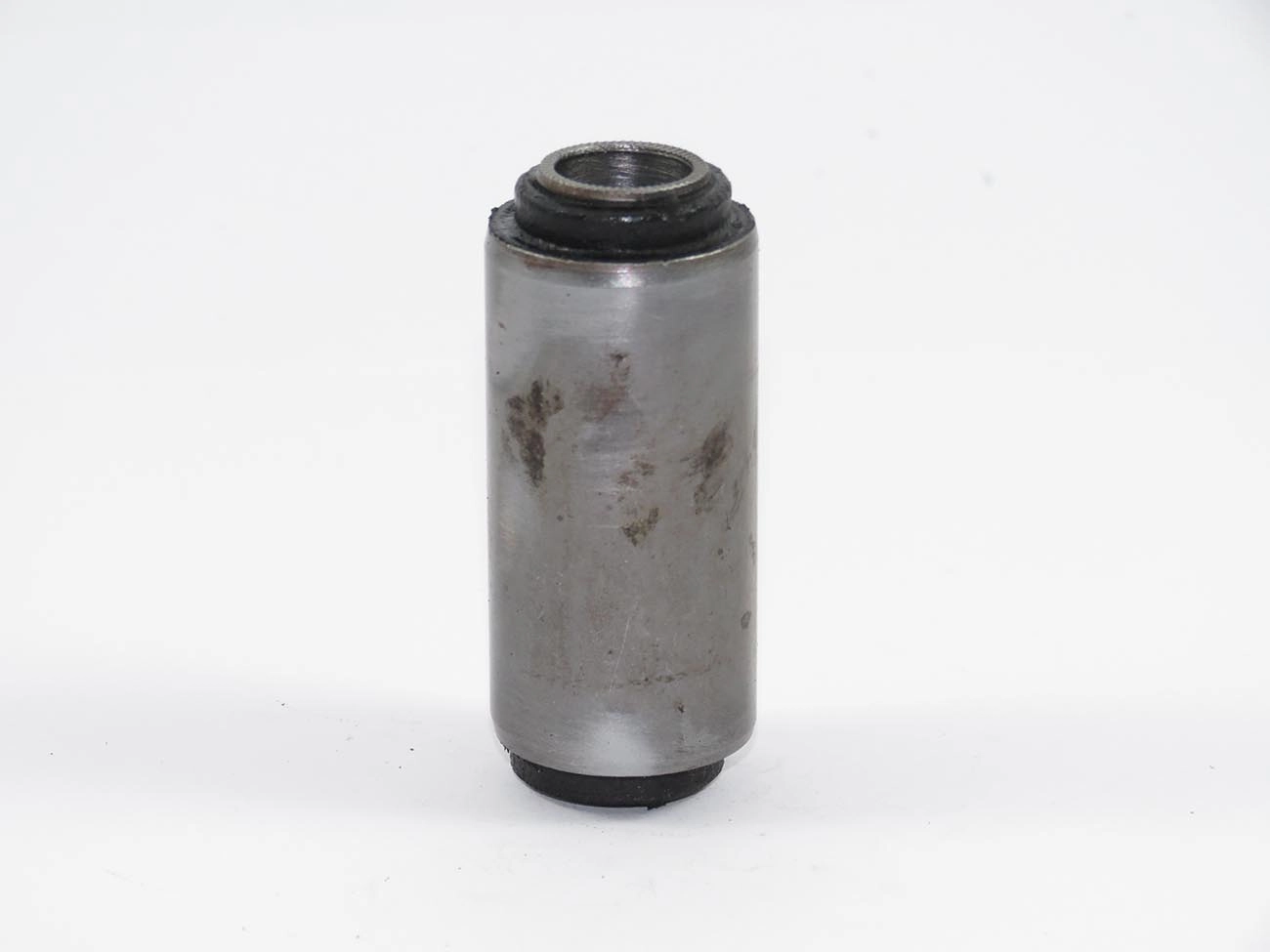 BUCHA MOLA TRASEIRA FORD F-1000/F-4000 75/ - GM A-10/A-20/C-10/C-20/D-20 /92 - 14,5X69,3X28,5MM