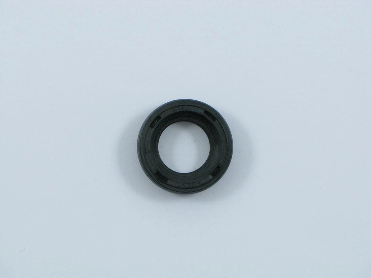 RETENTOR CÂMBIO EIXO PILOTO FORD CORCEL/BELINA/DEL REY/PAMPA 69/89 - 17X28X7X10MM