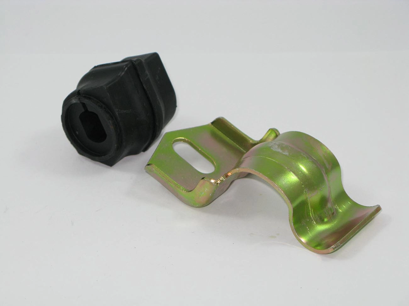 KIT BUCHA/BORRACHA BARRA ESTABILIZADORA FURO 18MM PARA UM LADO ESTABILIZADOR DIANTEIRO PEUGEOT 206 98/ 207 09/