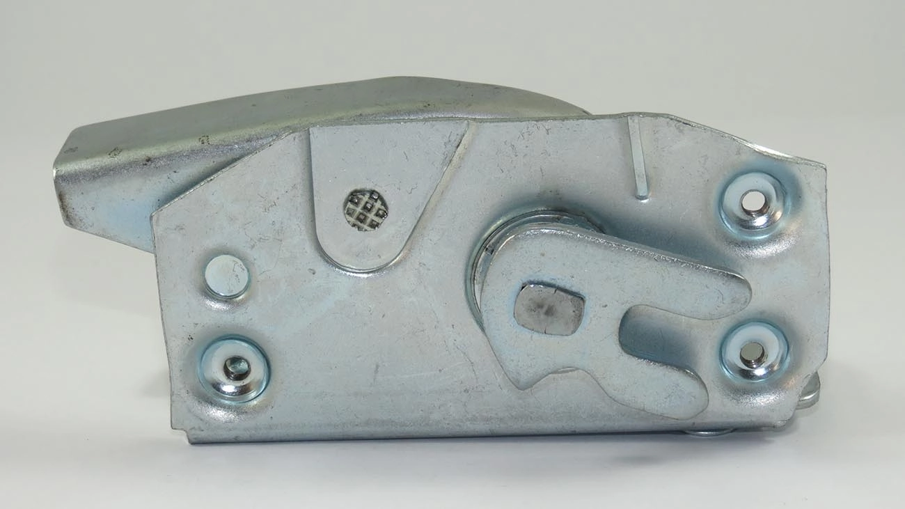 FECHADURA PORTA WILLYS F-75/RURAL 66/ - DIREITA