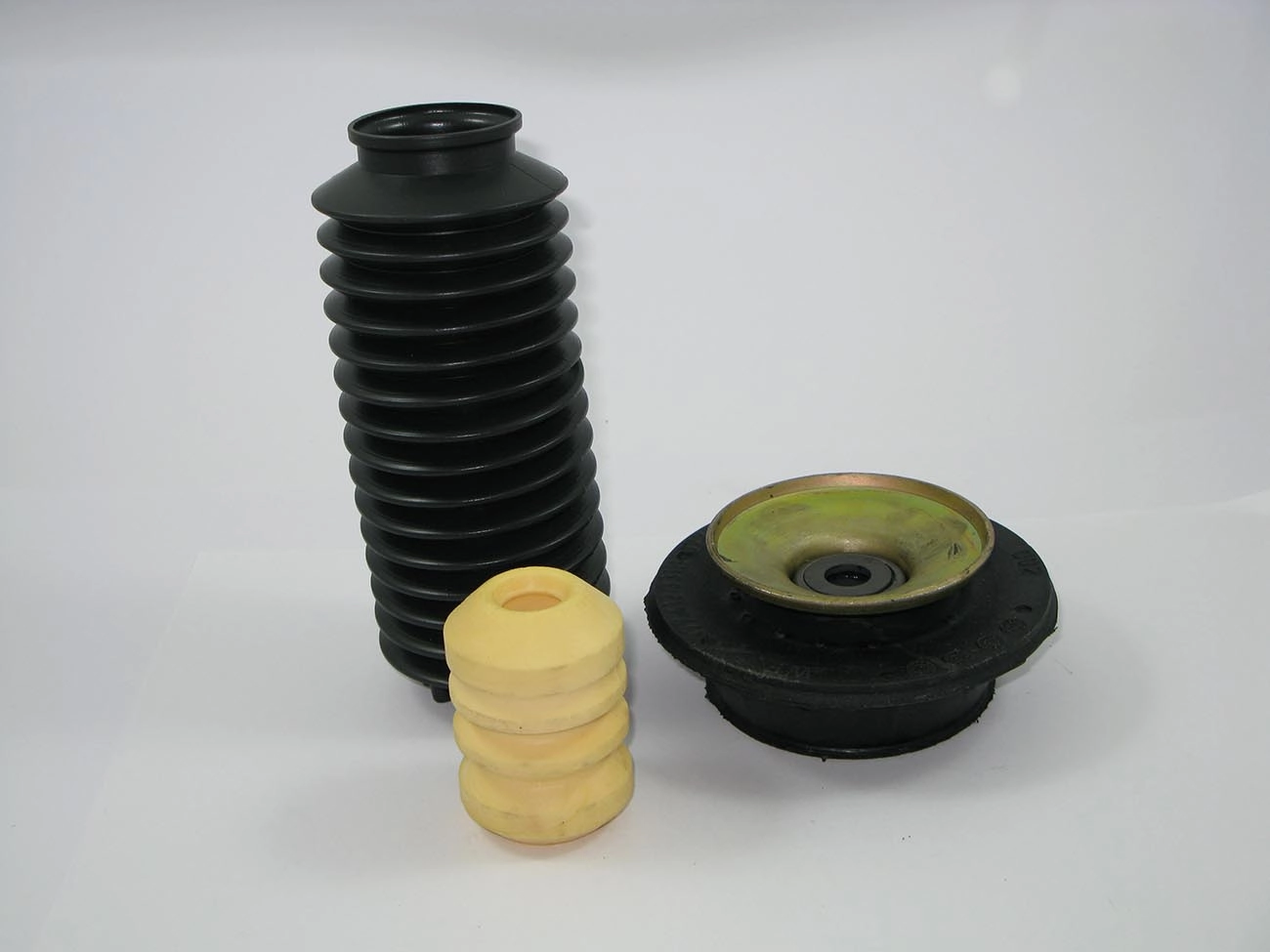 KIT AMORTECEDOR DIANTEIRO COMPLETO COXIM COM ROLAMENTO/BATENTE/COIFA VW GOL 95/05 G2 SANTANA 92/06