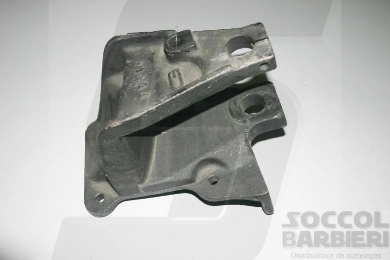 SUPORTE MOLA FORD F-600/13000 72/ - TRASEIRA - PARTE DIANTEIRA ESQUERDA