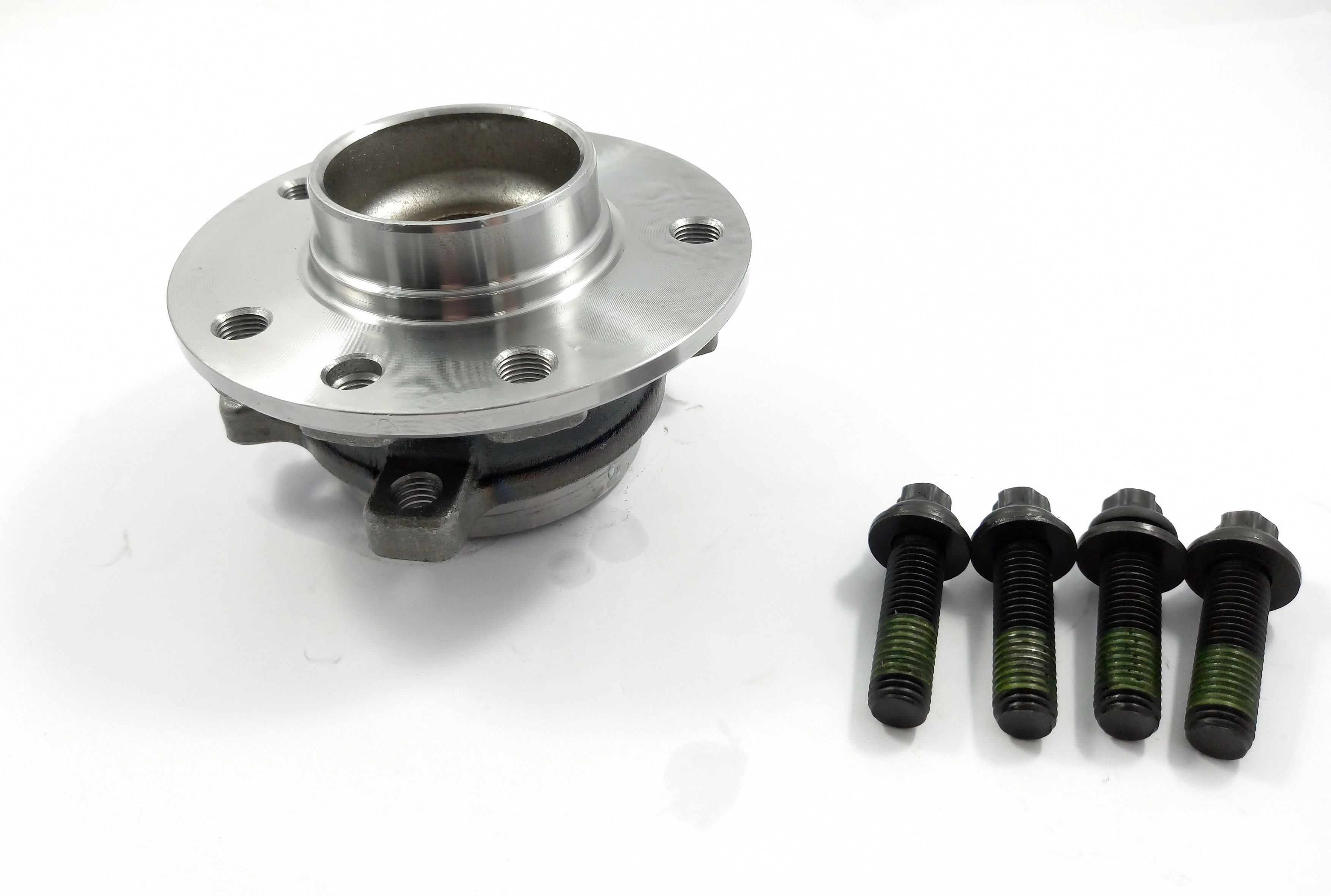CUBO RODA TRASEIRA COM ROLAMENTO COM ABS JEEP COMPASS 1.3/2.0 16/23 - RENEGADE 1.3/1.8/2.0 15/23