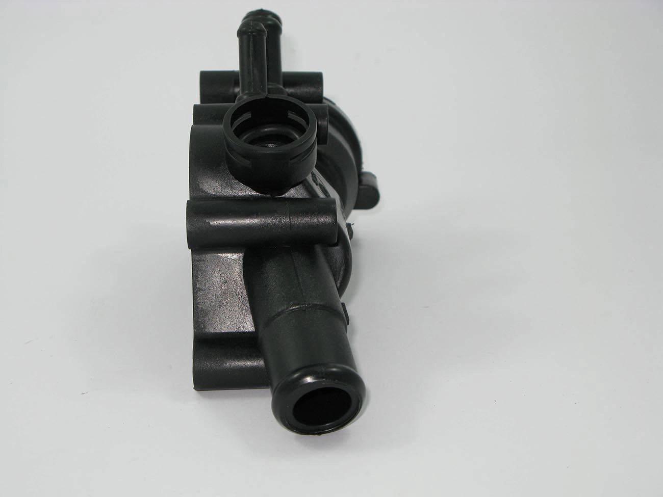 CARCAÇA/FLANGE PLÁSTICO VÁLVULA TERMOSTÁTICA CAVALETEDE DISTRIBUIÇÃO ÁGUA MOTOR ZETEC ROCAN FORD KA/FIESTA/NOVO FIESTA/COURIER 99/ FOCUS 1.6 03/