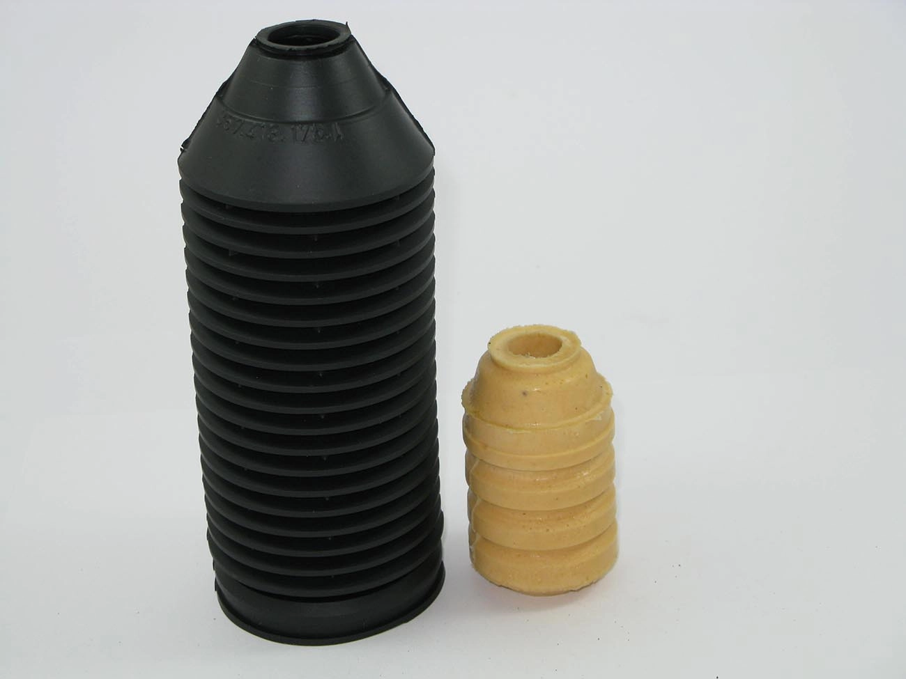 KIT AMORTECEDOR DIANTEIRO VW GOLF /95