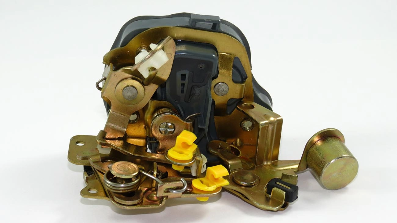 FECHADURA PORTA GM CORSA 4 PORTAS /2001 TRASEIRA - DIREITA