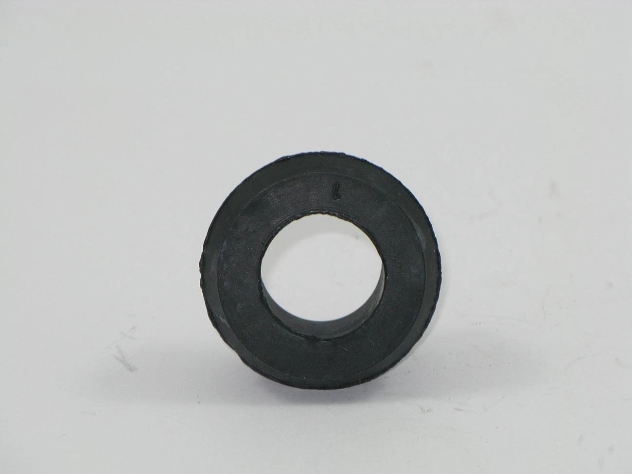 BUCHA AMORTECEDOR FORD CARGO 1215/1415/1422/1617/1622/1630/2422/4030 - DIANTEIRO