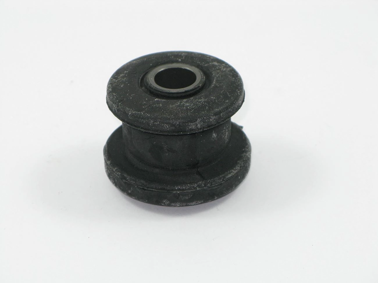 BUCHA BARRA TENSORA SUSPENSÃO DIANTEIRA GM CORSA 94/98 SEDAN 95/98 WAGON 97/98