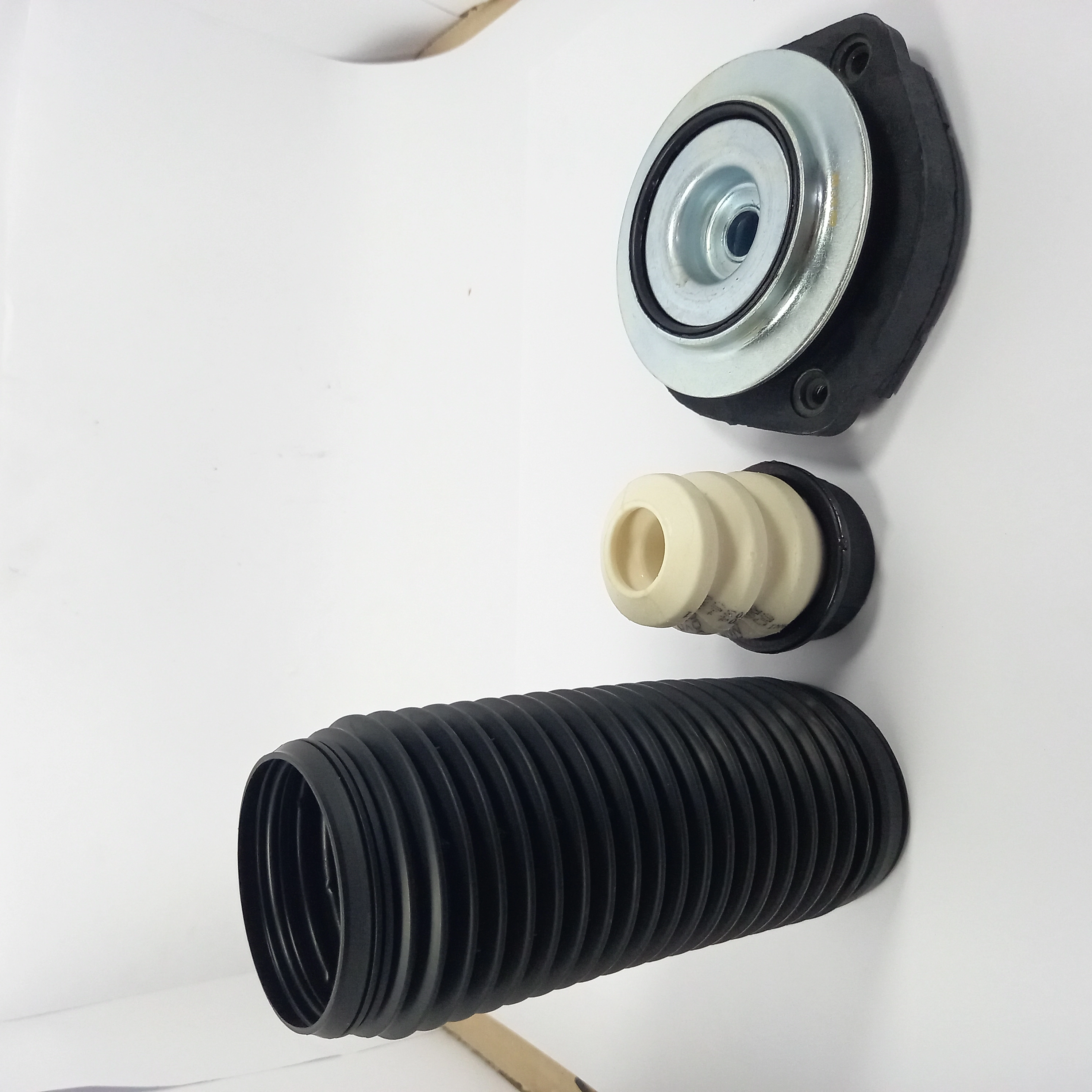 KIT AMORTECEDOR DIANTEIRO COMPLETO VW CROSSFOX 05/18 SPACEFOX 06/15 POLO 02/14 FOX 03/ - UM LADO