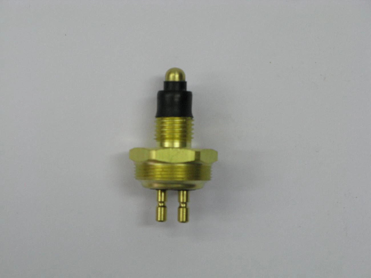 INTERRUPTOR LUZ FREIO MB 1214/1618/O-400 A AR