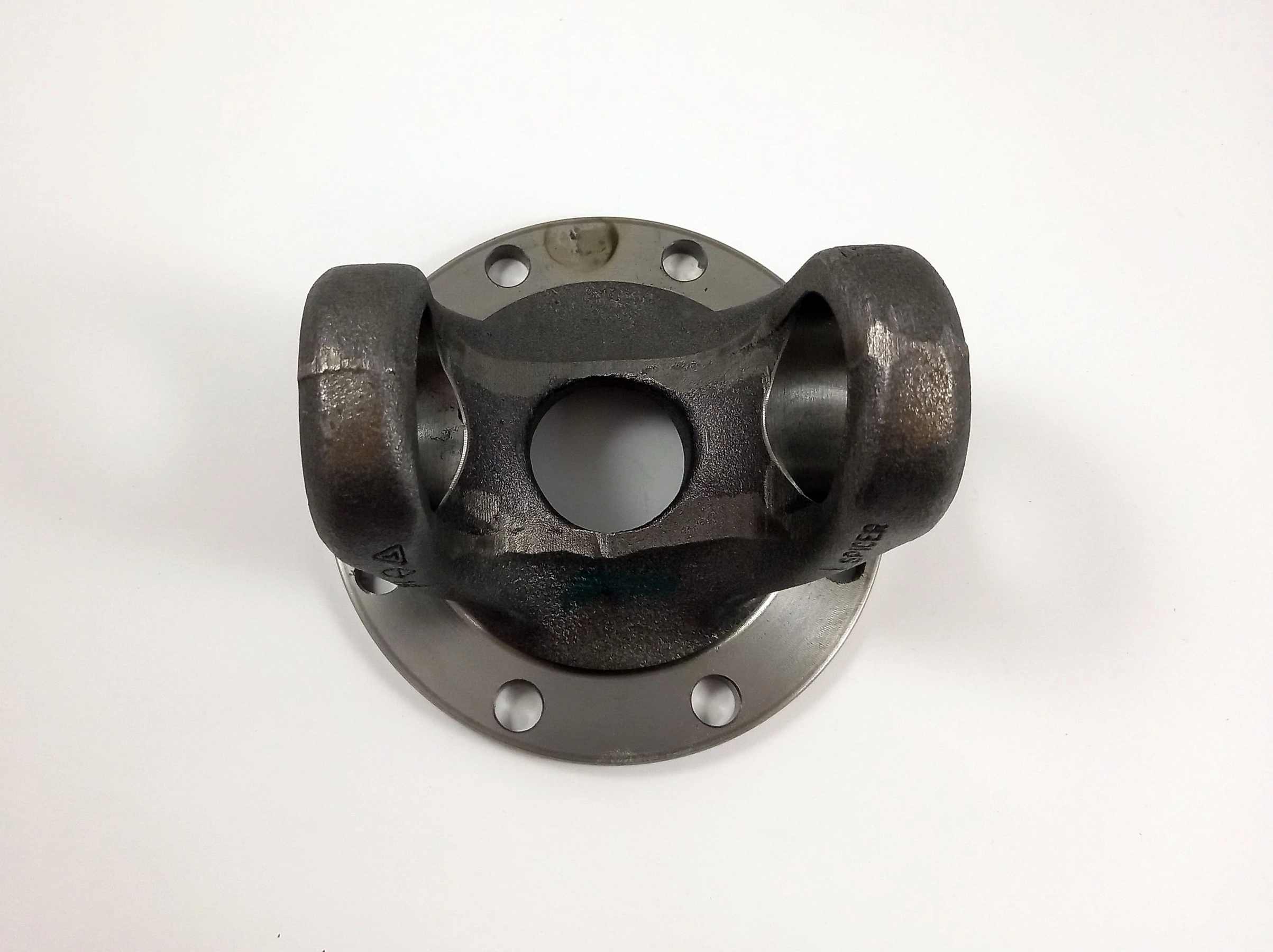 FLANGE DO CARDAN COM ORELHAS 8 FUROS MB 1519/1520/2219/2220 - PARA CRUZETA 5-12100XS/NUJ12100