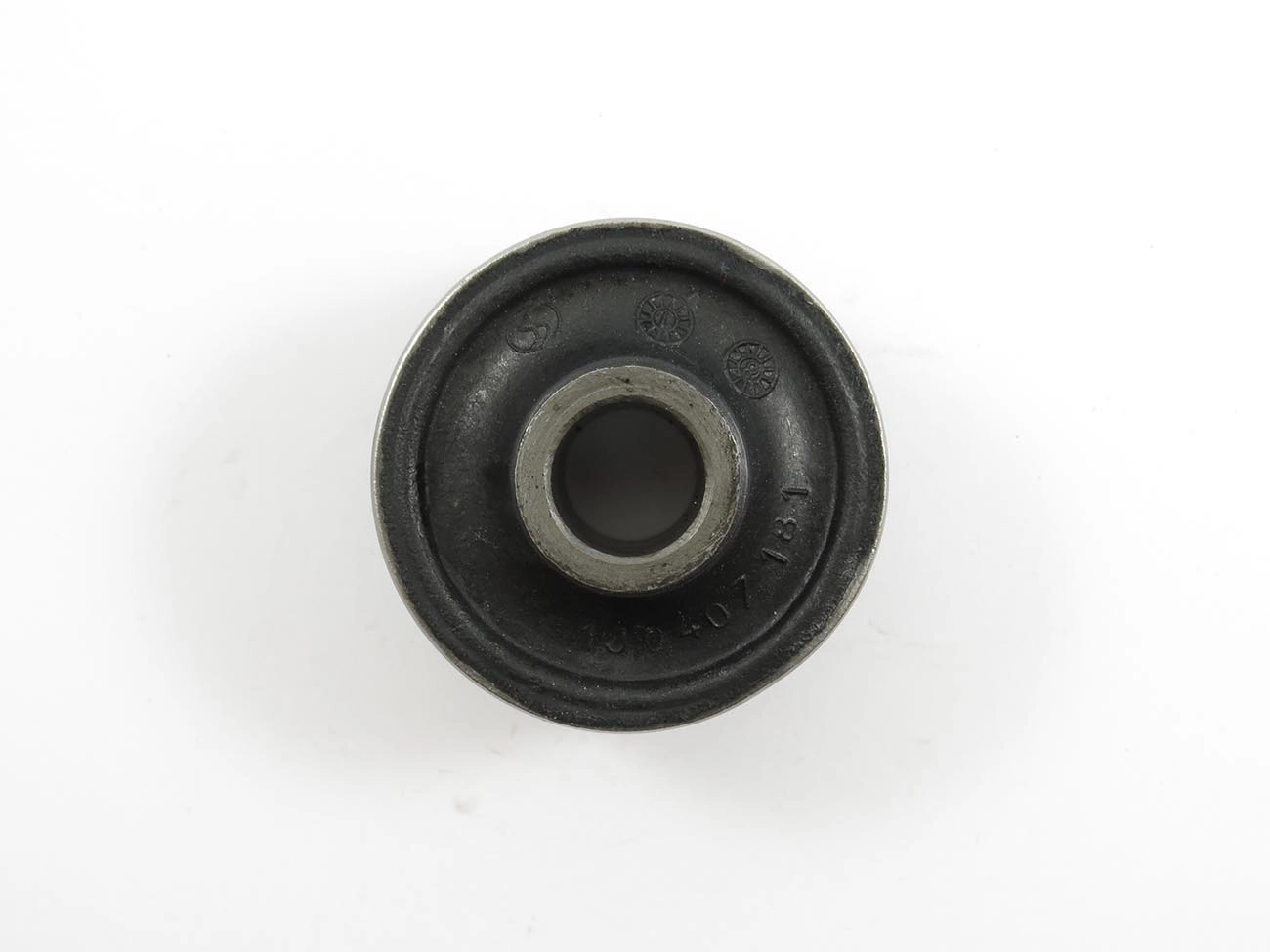 BUCHA TRASEIRA BANDEJA DIANTEIRA VW GOLF 94/98 - PASSAT 94/97 - POLO CLASSIC/VAN 97/ - FURO 17,15MM