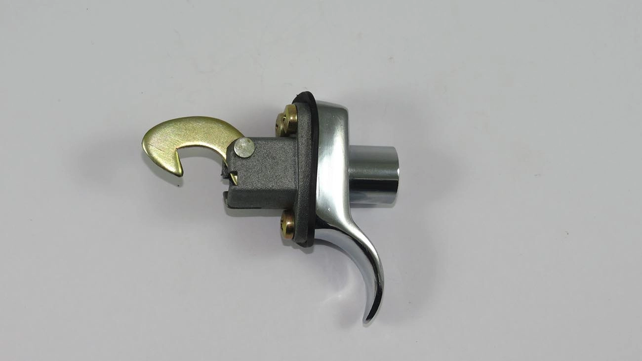 FECHADURA PORTA MALAS VW FUSCA 70/ TODOS - BOTAO TAMPA MOTOR C/CHAVE - CROMADO