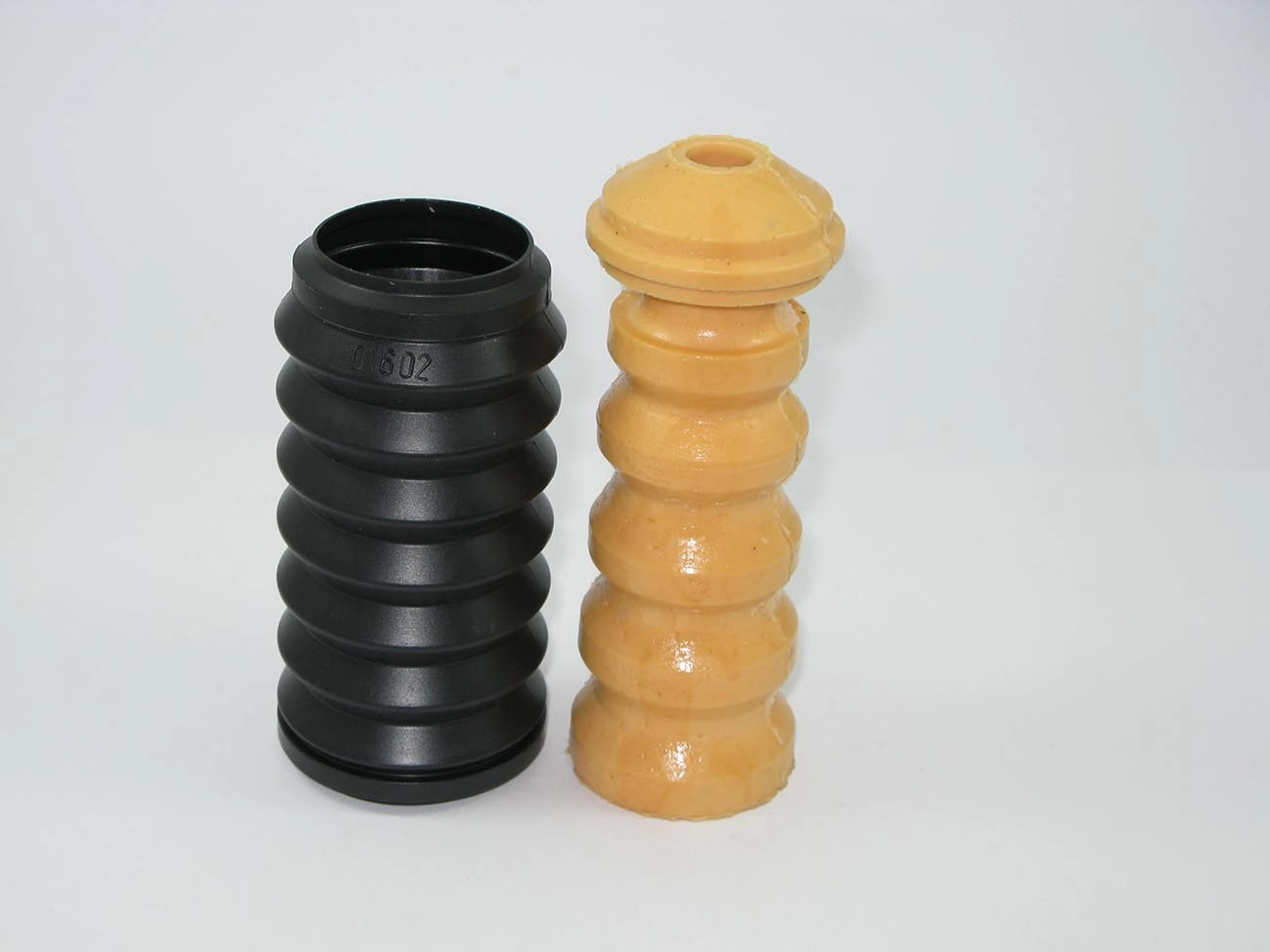 KIT AMORTECEDOR TRASEIRO BATENTE COIFA VW SANTANA 84/96