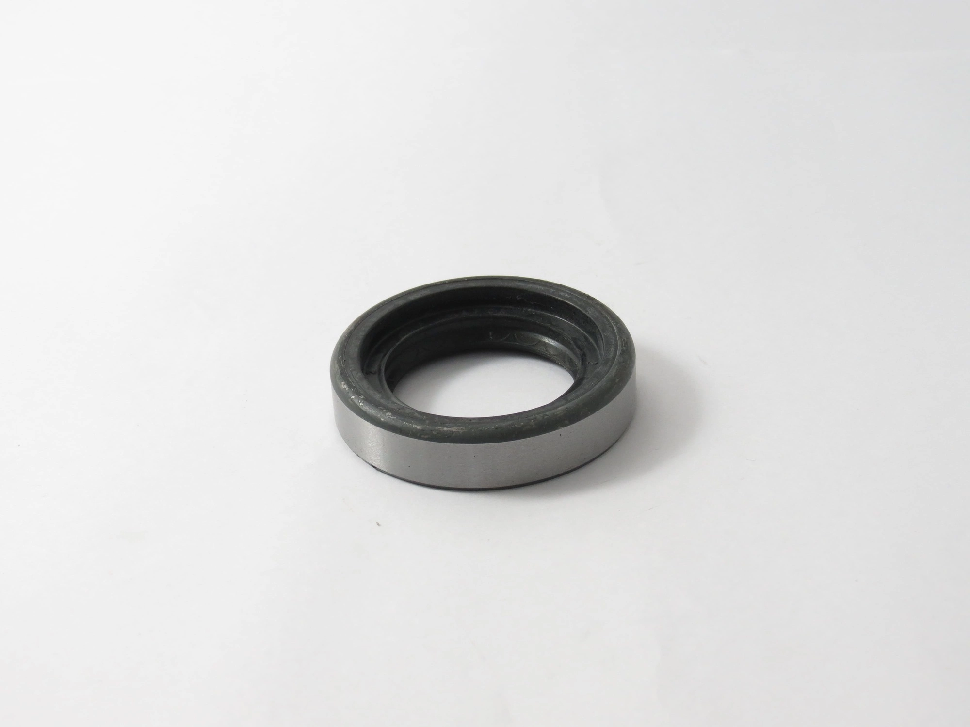 RETENTOR EIXO PILOTO/CÂMBIO TRASEIRO 39,40X62,00X14,00MM WILLYS F-75/JEEP/RURAL 4X2 39,40X62X14MM