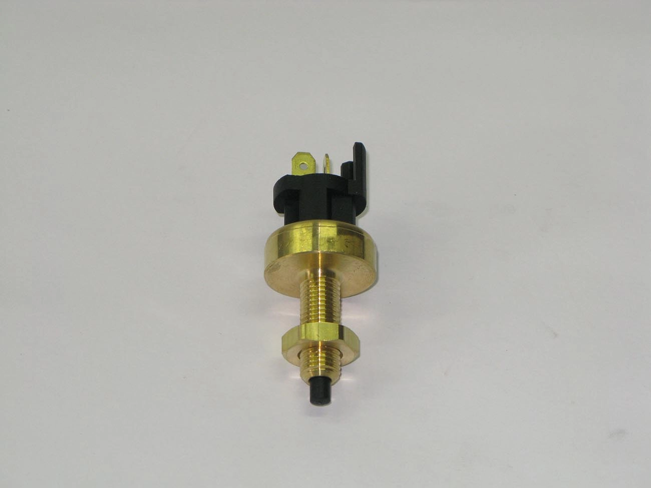 INTERRUPTOR DE FREIO - MITSUBISHI L-200/PAJERO/ECLIPSE/GALANT/LANCER/MONTEIRO