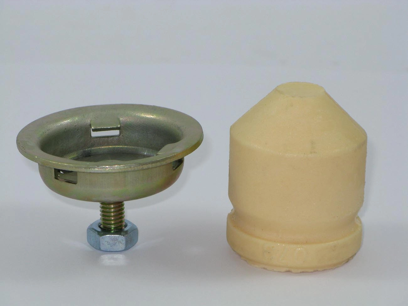 BATENTE SUSPENSÃO DIANTEIRA COM SUPORTE GM BLAZER 96/11 S-10/S-10 95/11 PARA UM LADO