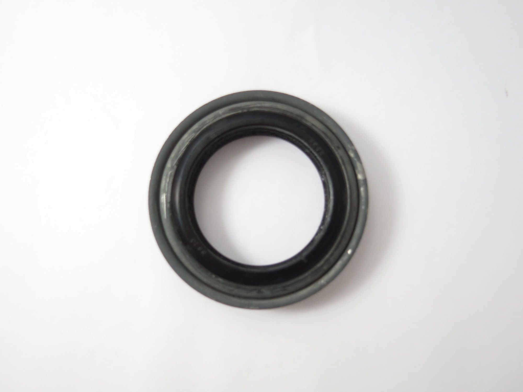 RETENTOR EIXO ENTALHADO/SAÍDA CAIXA CÂMBIO 57,20X82,60X87,00X14,00MM EATON VW 6.90/7.90/11.130/13.130/14.140/15.160 57,20X82X87X14MMM