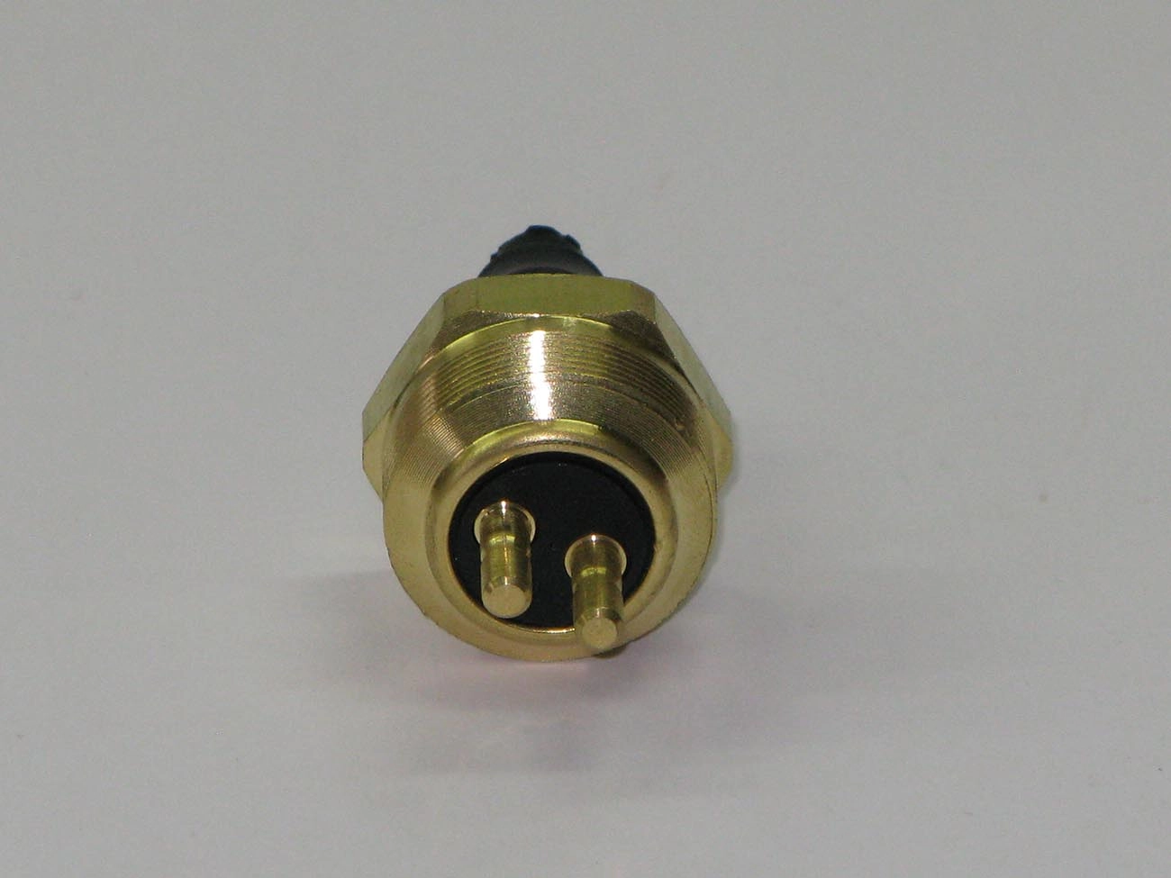 INTERRUPTOR DE FREIO - MB 1313/1513/2213 - FREIO DE MAO A AR