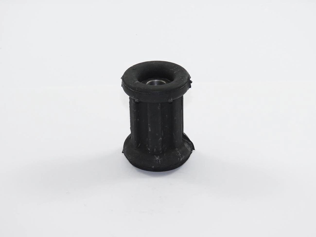 BUCHA DO EIXO TRASEIRO VW GOL 1980/1982 - FURO 12,15MM