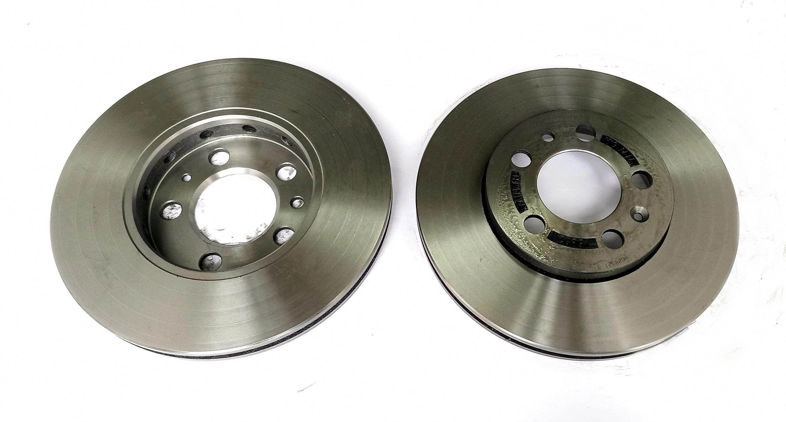 DISCO FREIO DIANTEIRO VENTILADO 256MM 5 FUROS VW GOLF 1.6 99/ FOX/CROSSFOX ARO 14