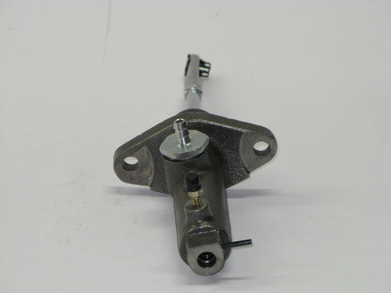 CILINDRO MESTRE EMBREAGEM GM A/C/D-20/40/BONANZA/VERANEIO 93/97 - 7/8 - 22,22MM PULVERIZADOR UNIPORT