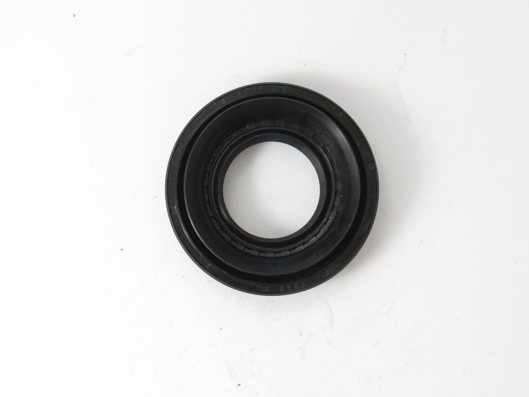 RETENTOR PINHÃO DO DIFERENCIAL NISSAN FRONTIER 2002/2011 - 42X76X13.60X21.50MM